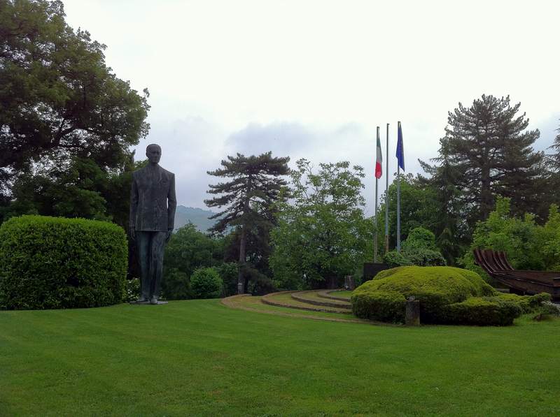 IY4FGM Marconi Statue.JPG